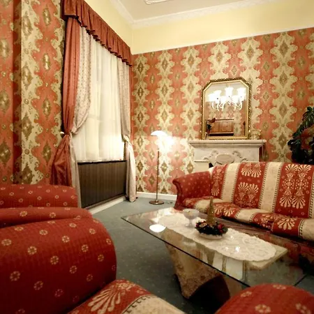 Borostyan Vendeghaz Hotell 3*