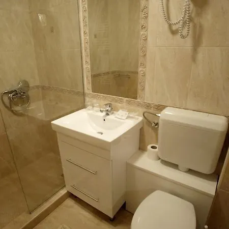 Borostyan Vendeghaz 3*