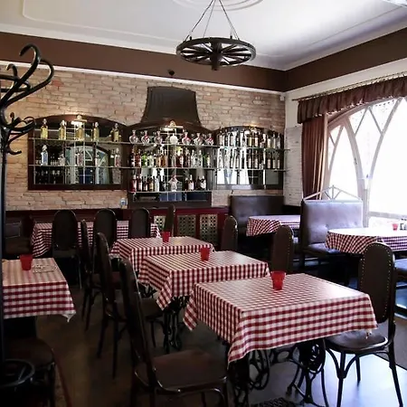 Borostyan Vendeghaz Hotell 3*