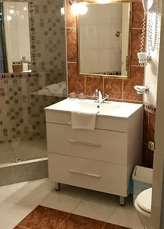 Borostyan Vendeghaz Hotell 3*